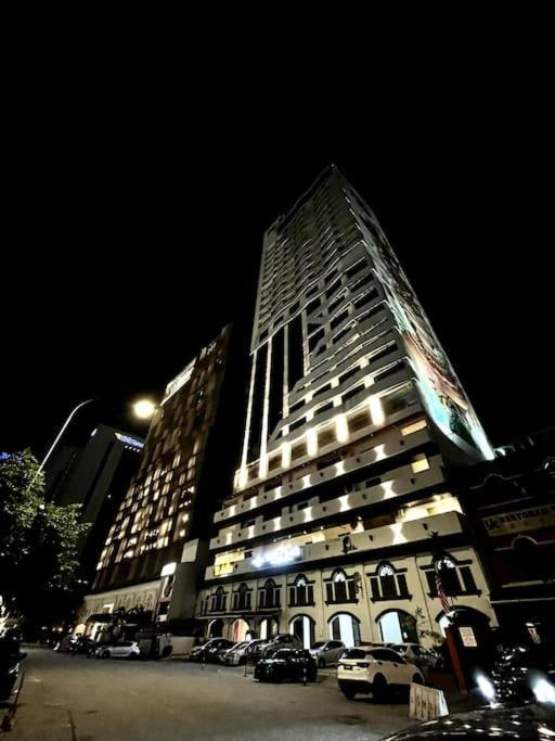 #221 M101 Dang Wangi Klcc View Pool By Livin Hotel Kuala Lumpur Bagian luar foto