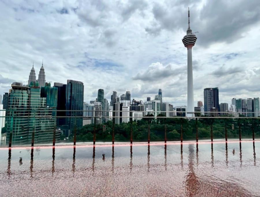 #221 M101 Dang Wangi Klcc View Pool By Livin Hotel Kuala Lumpur Bagian luar foto
